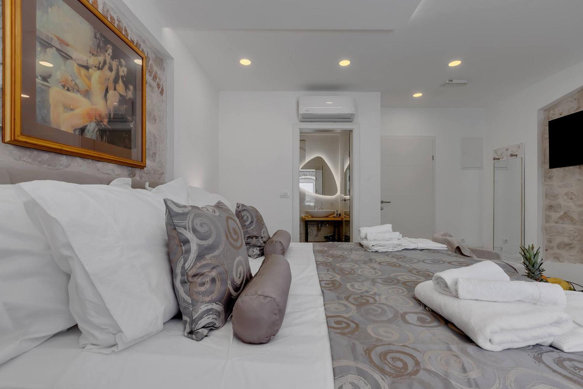 Luxury Rooms Palace B&B Макарска Экстерьер фото